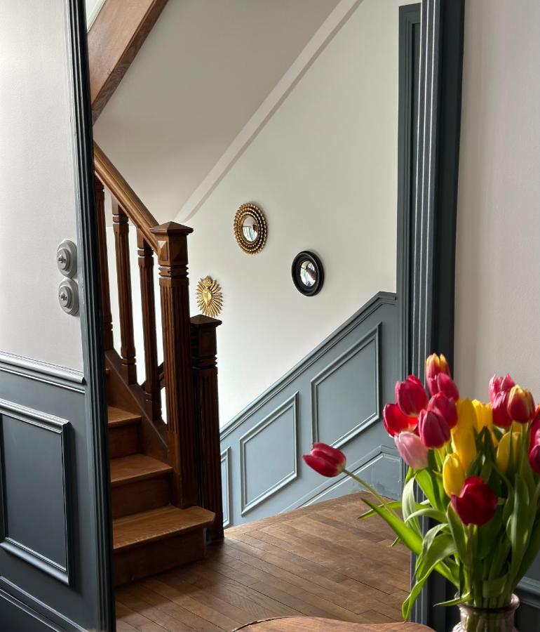 La Grande Maison Lgm Lesches Bagian luar foto