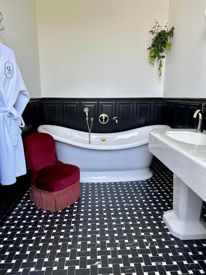 La Grande Maison Lgm Lesches Bagian luar foto