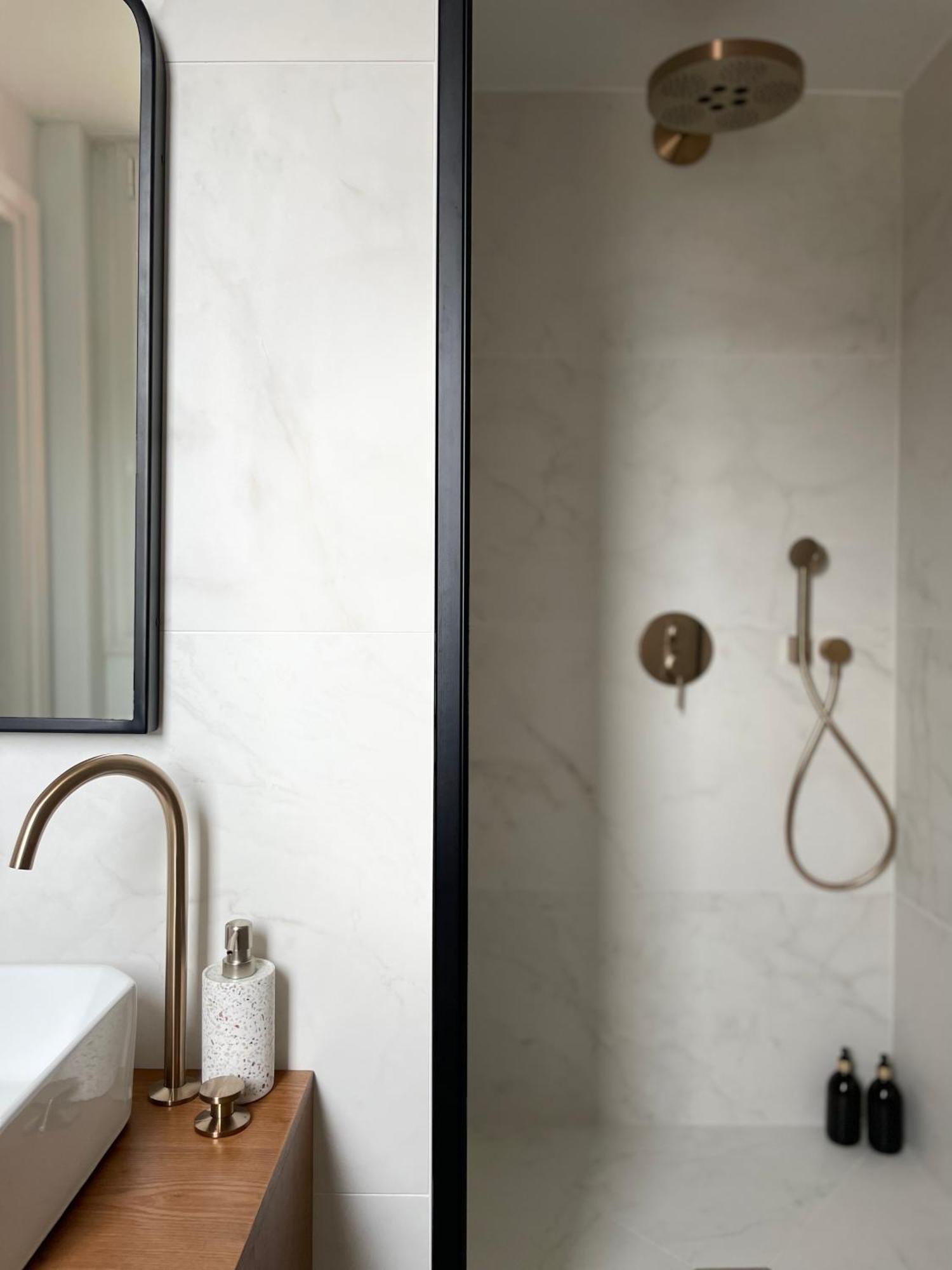 La Grande Maison Lgm Lesches Bagian luar foto