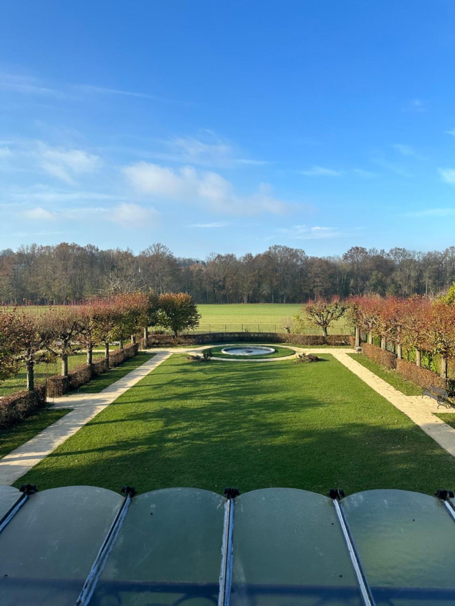 La Grande Maison Lgm Lesches Bagian luar foto