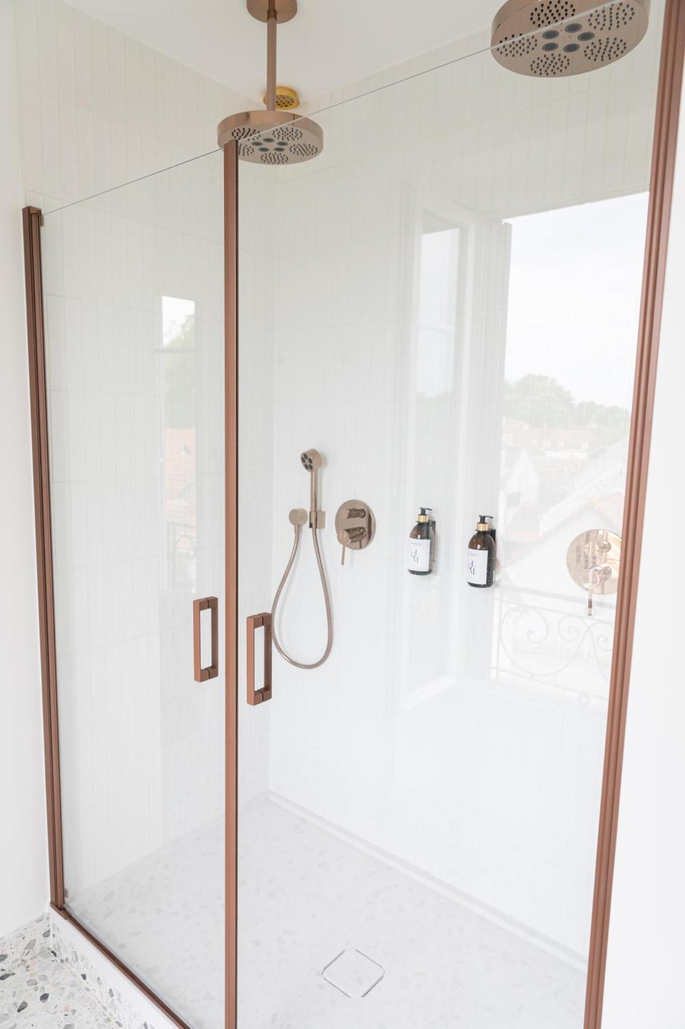 La Grande Maison Lgm Lesches Bagian luar foto