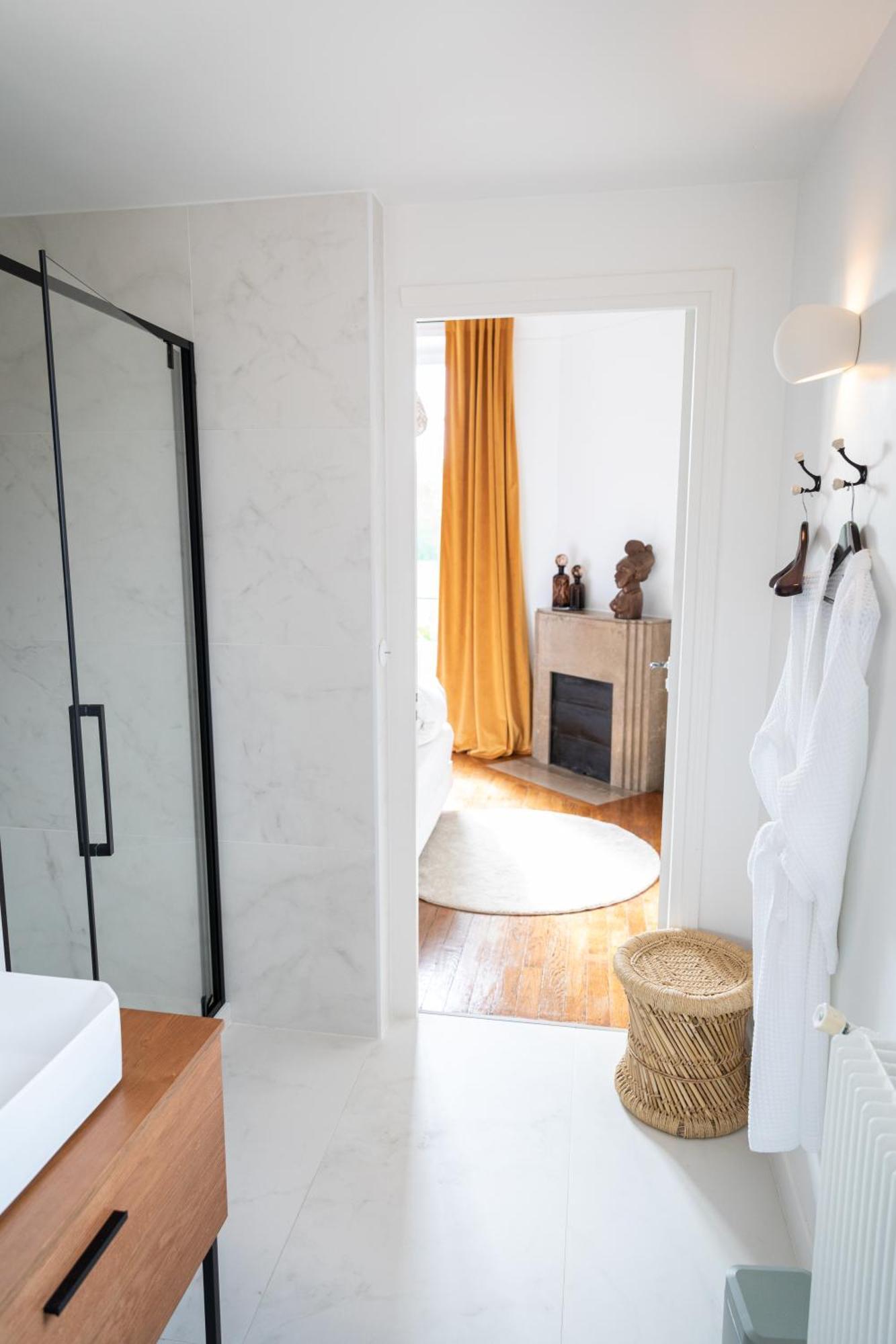 La Grande Maison Lgm Lesches Bagian luar foto