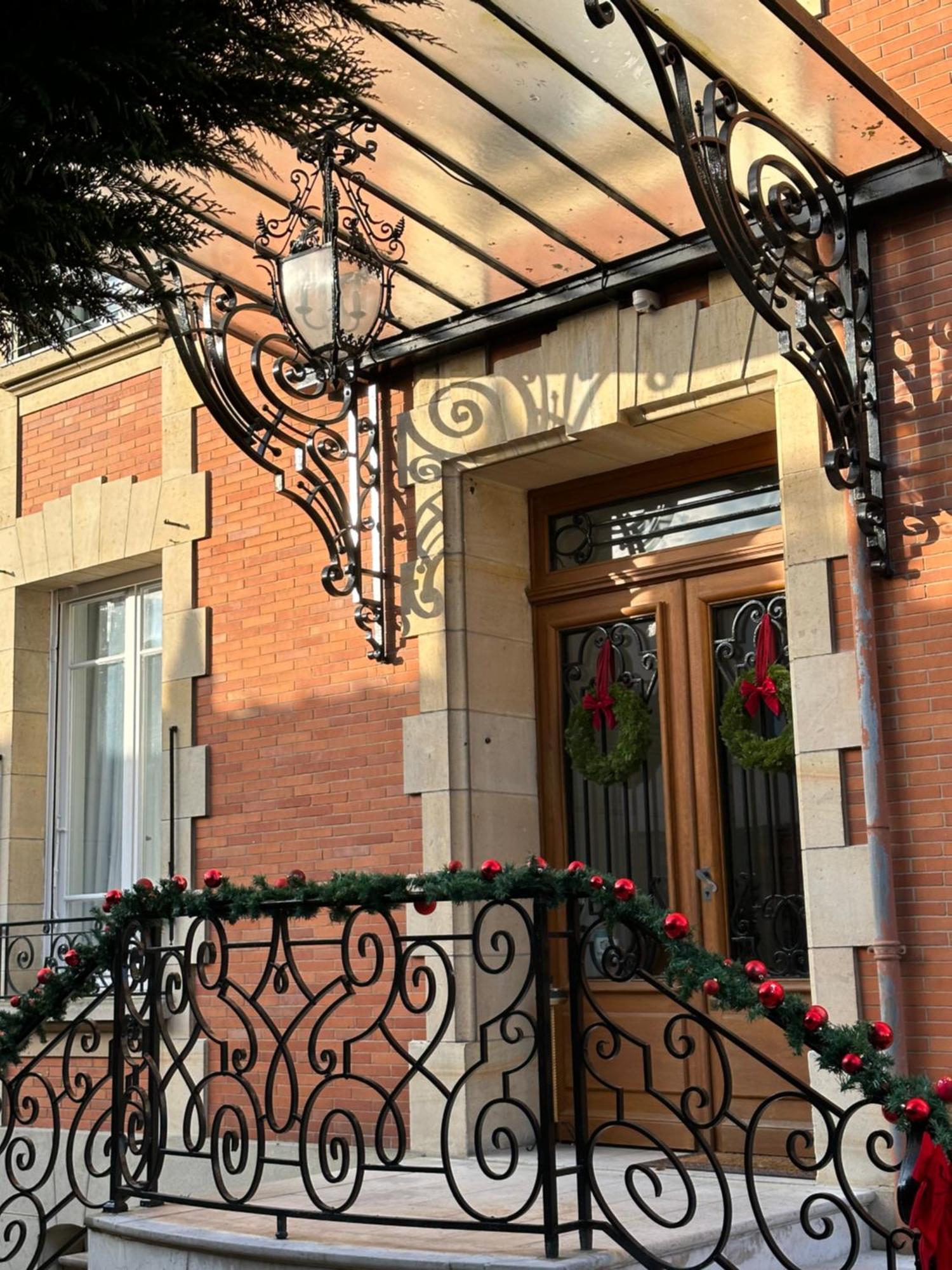 La Grande Maison Lgm Lesches Bagian luar foto